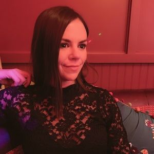 Meet your Posher, Maura